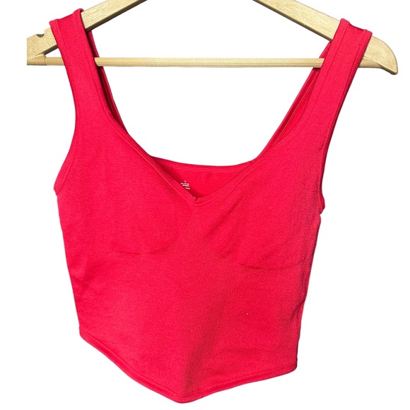 Tops - Red Ribbed V-Neck Cropped Tank Top | Stretchy | Size L